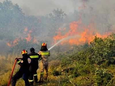 Πυροσβεστική: Τα δύο μοντέλα δράσης που απέτρεψαν την εξάπλωση της πυρκαγιάς στον Υμηττό